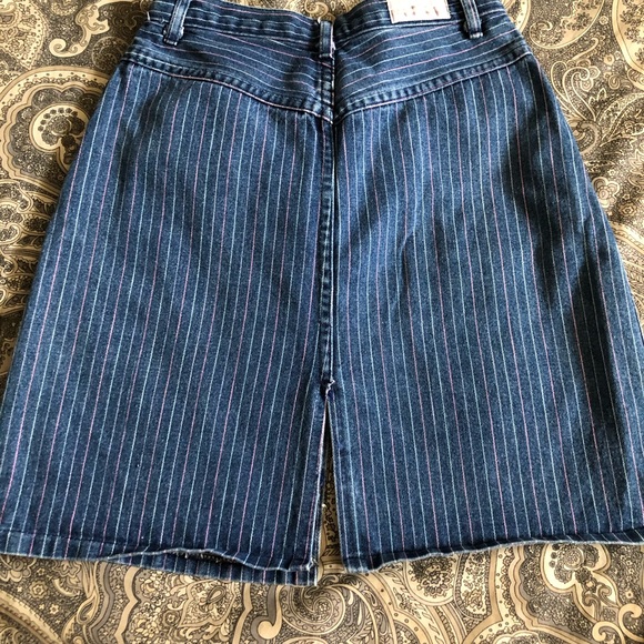 Flirty Vintage Pin Striped Denim High Rise Mini 7 - Picture 2 of 5
